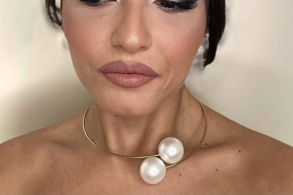 Niky Loizzi make-up artist