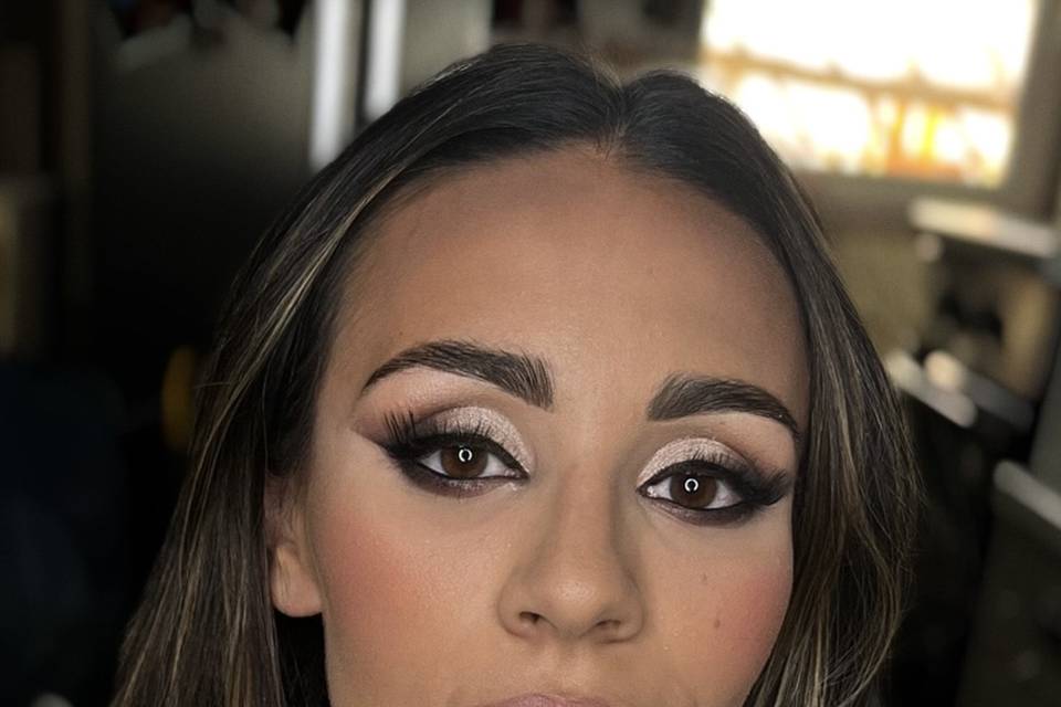 Niky Loizzi make-up artist