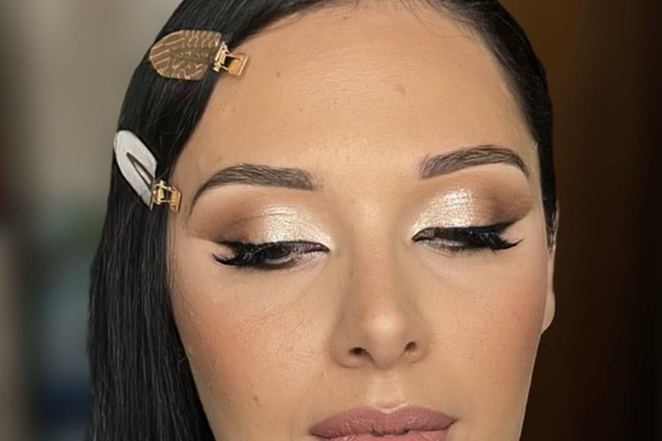 Niky Loizzi make-up artist