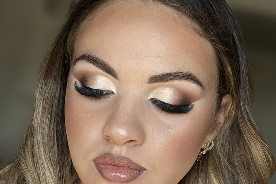 Niky Loizzi make-up artist