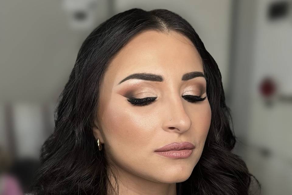 Niky Loizzi make-up artist