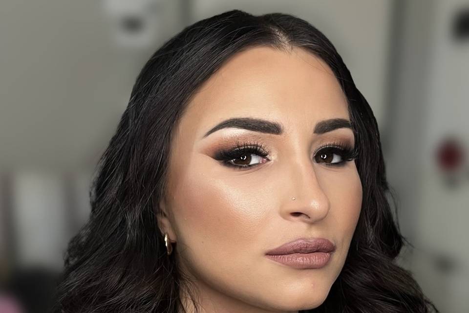Niky Loizzi make-up artist