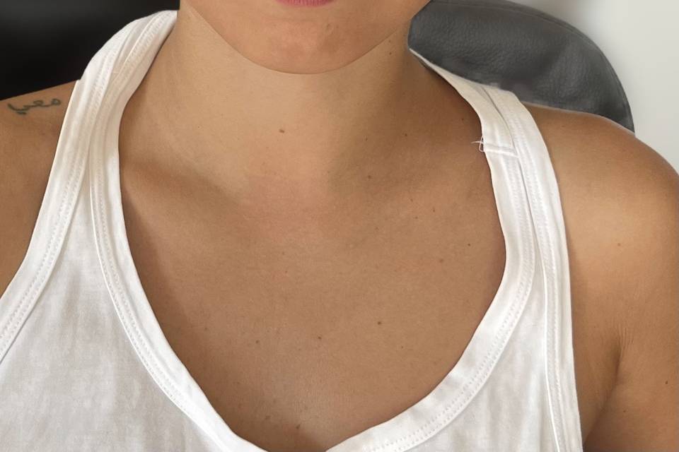 Niky Loizzi make-up artist