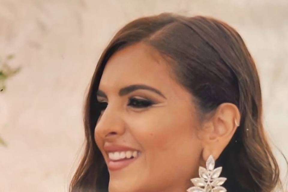 Niky Loizzi make-up artist