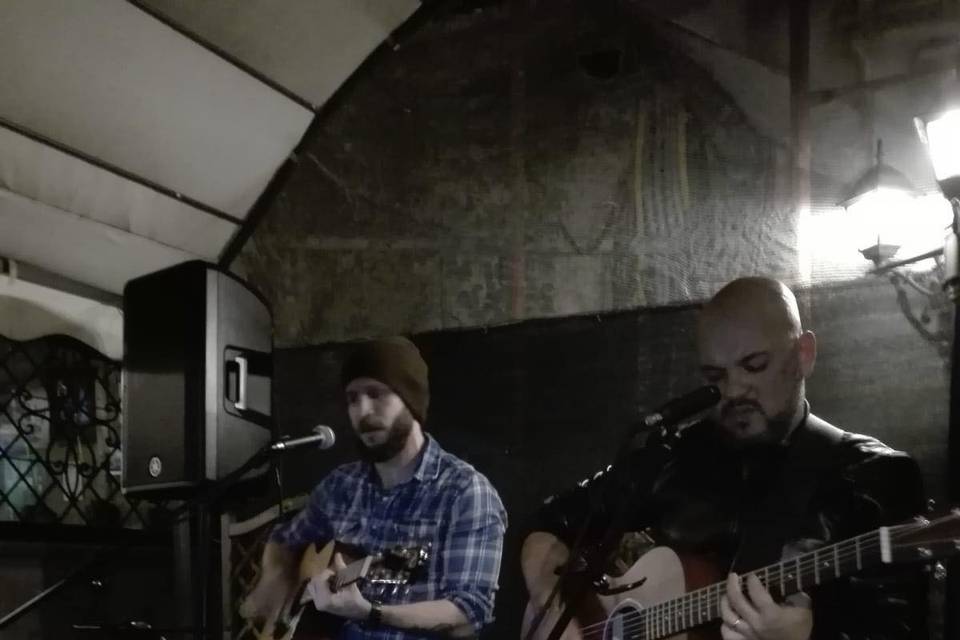 Acoustic duo