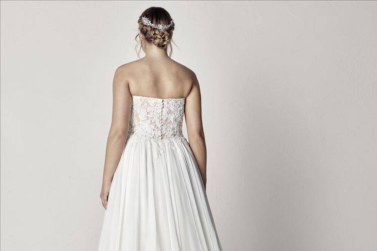 Pronovias Plus