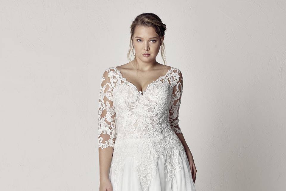 Pronovias Plus