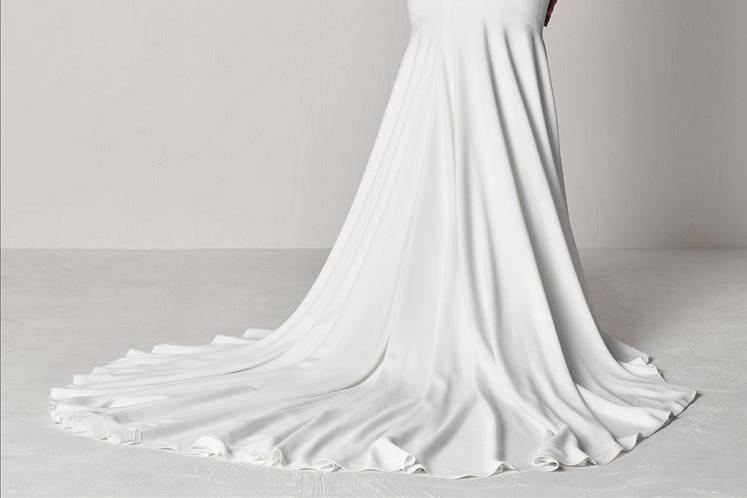 Pronovias Plus