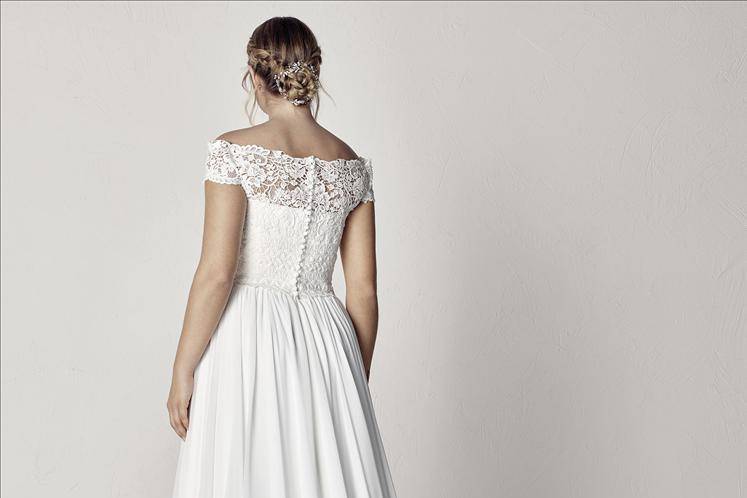 Pronovias Plus