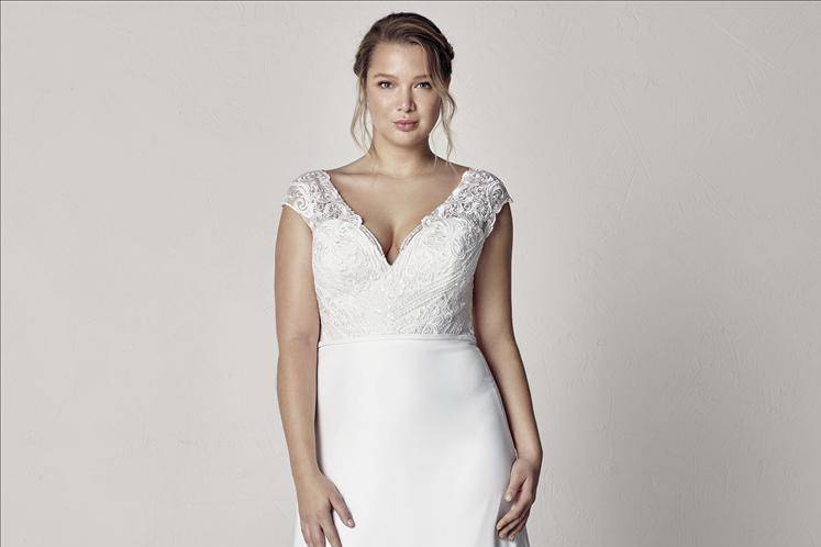 Pronovias Plus