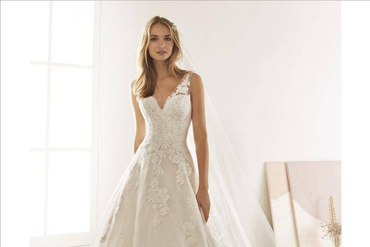 Pronovias linea White One