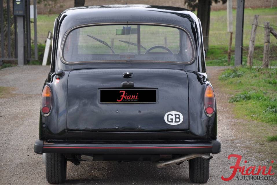 Taxi londinese (6 posti) - interni grigio/rosso