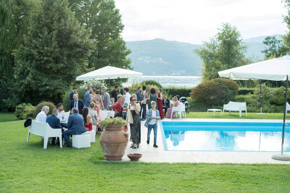 Aperitivi in piscina