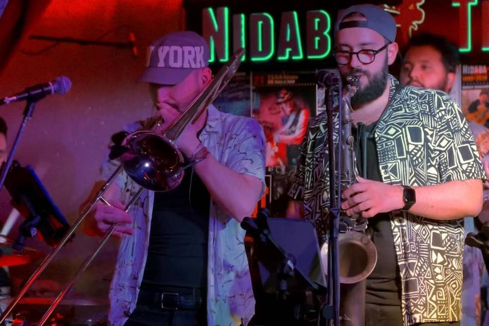 Visconti band live