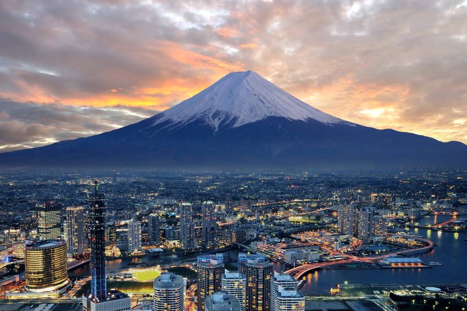 Monte Fuji Tokyo honeymooners