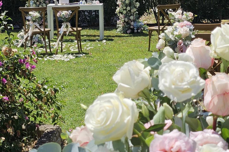 Rito simbolico in giardino