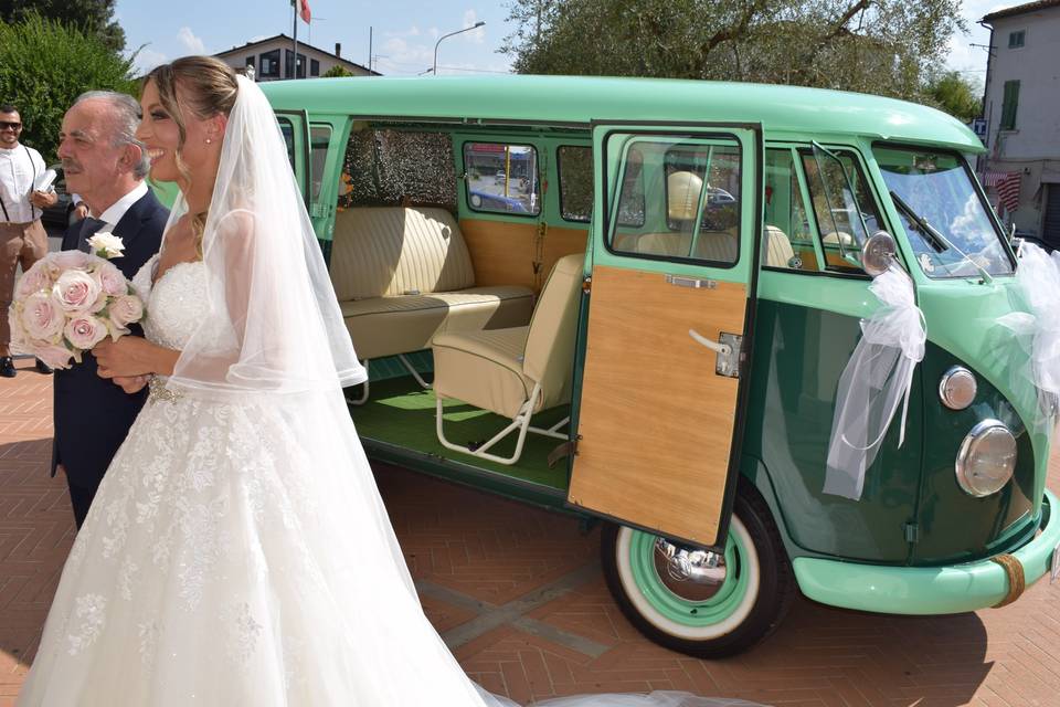 VW T1 e Sposa sorride