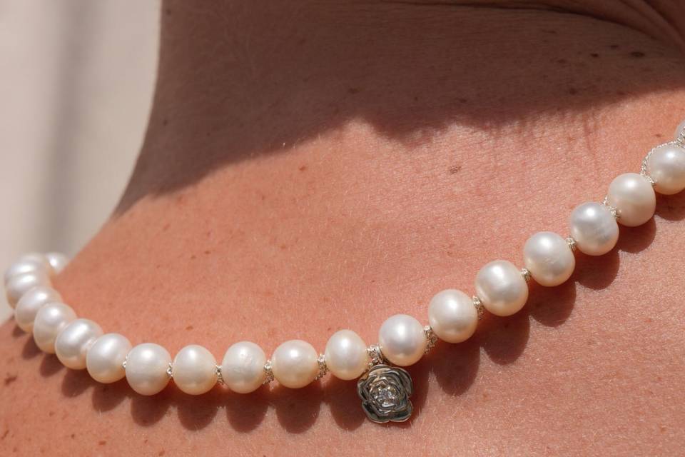Collana perla con ciondolo