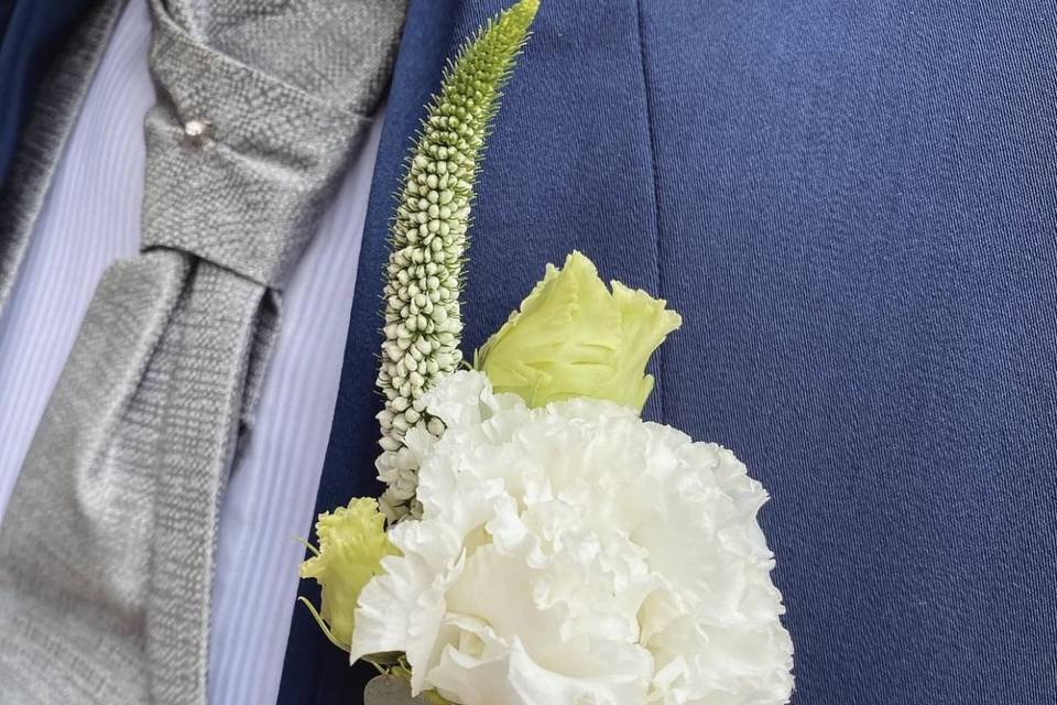 V&M-Boutonniere