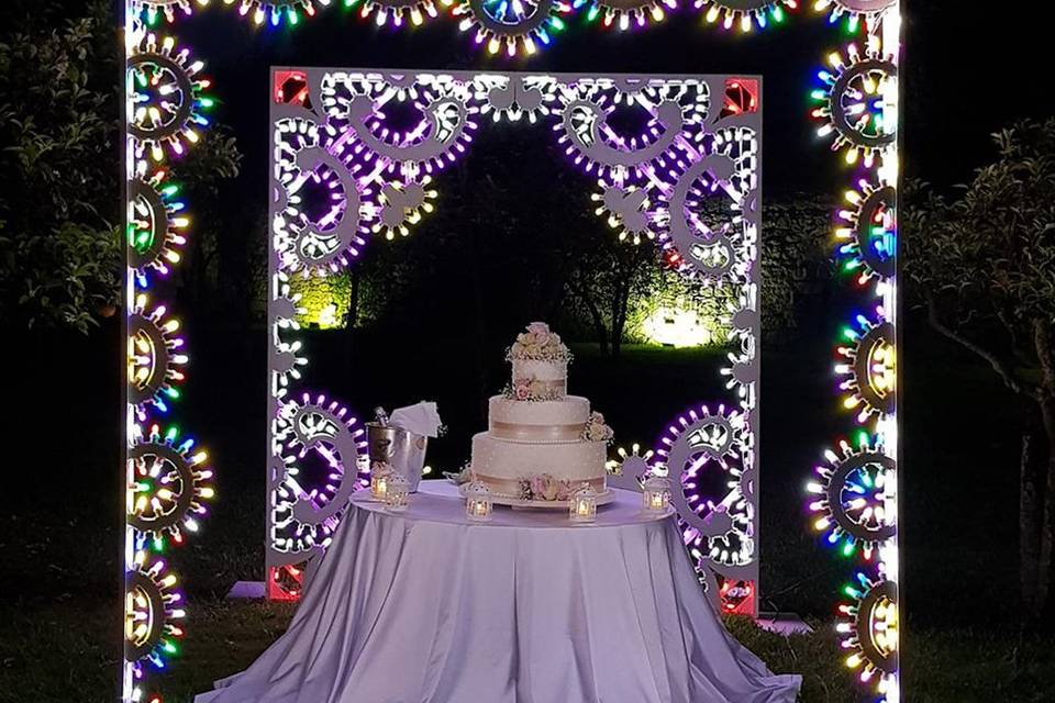 Cornice taglio torta