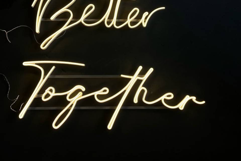 Scritta Better Together