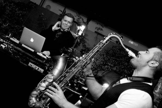 DeeJay set & Sax