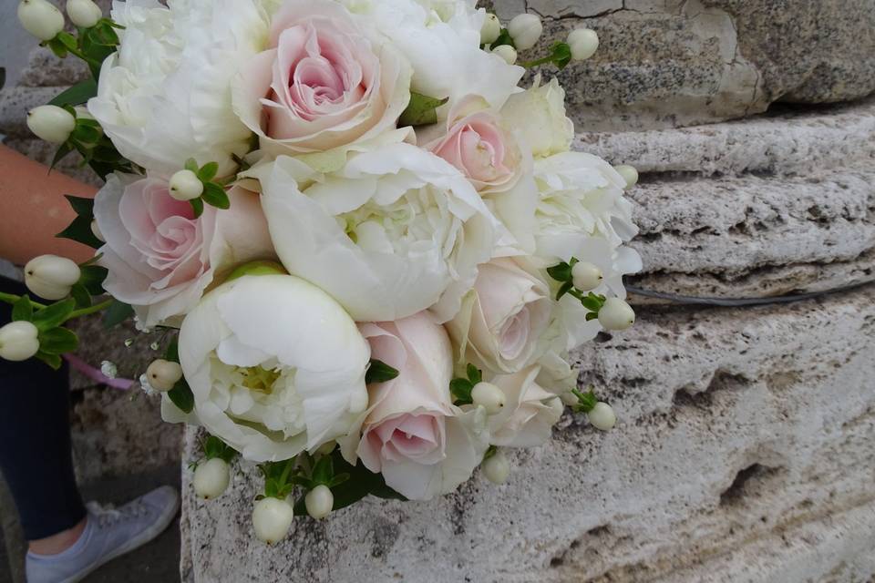 Bouquet da sposa peonie/rose