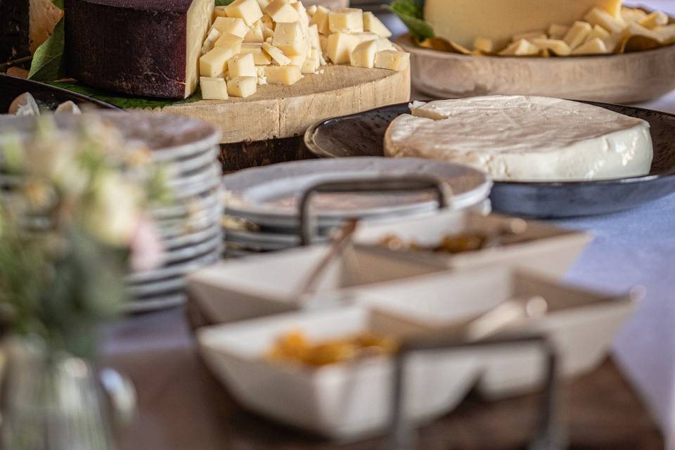 Foto_verticale_tavoloformaggio