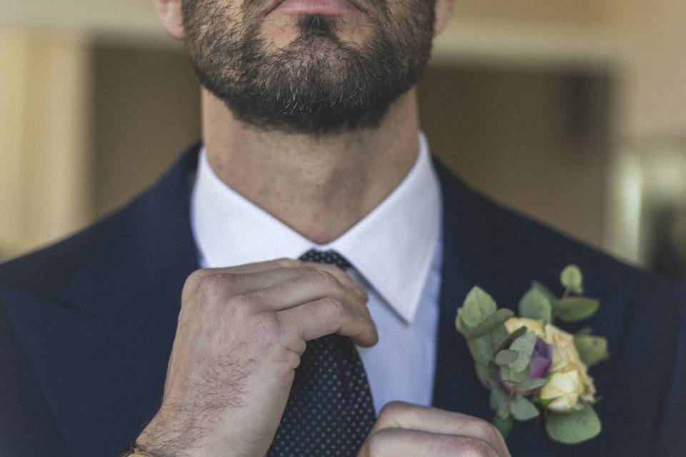Sposo con il corsage
