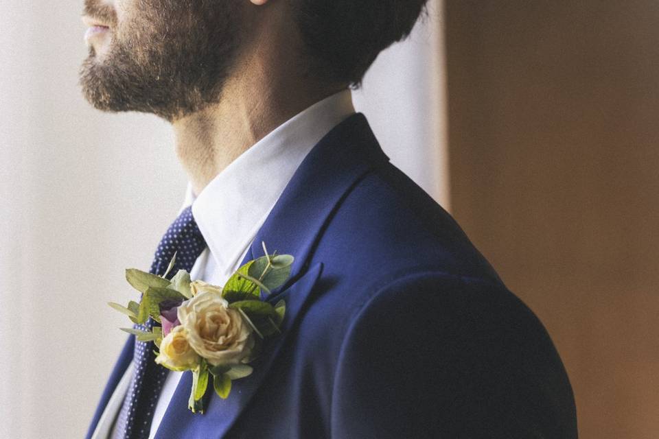 Sposo con il corsage