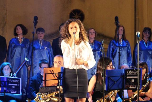 Esibizione con orchestra