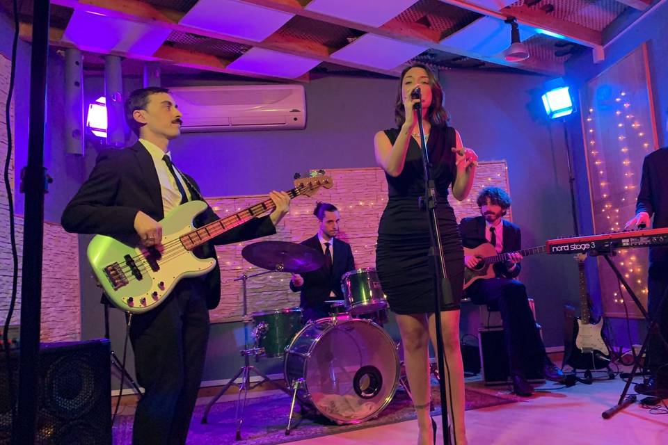 Sweet dreams live band