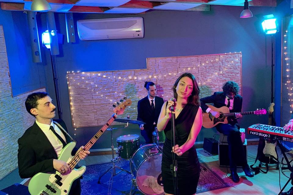 Sweet dreams live band
