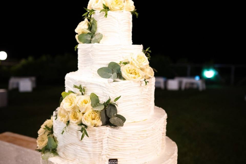 WEDDING CAKE