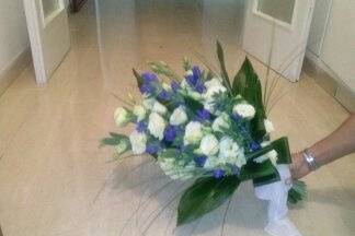 Bouquet sposa bianco blu