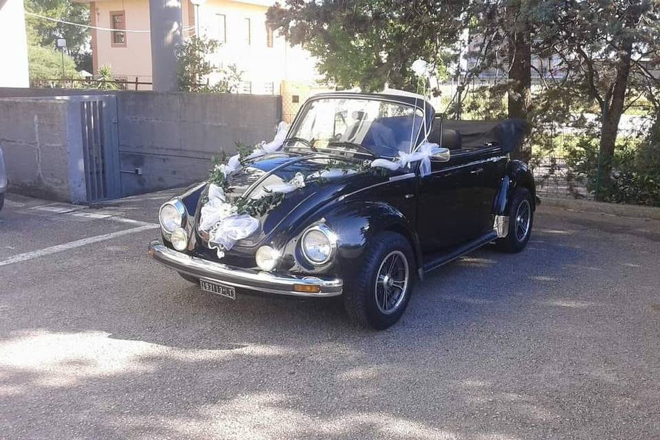 Maggiolino cabrio nero