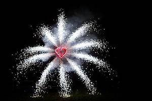 Cuore rosso con fontane