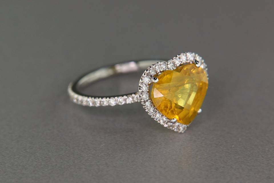 Anello con Zaffiro Giallo