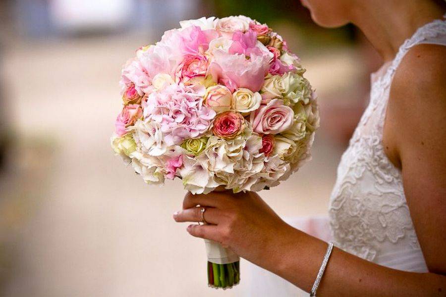 Bouquet da sposa rosa