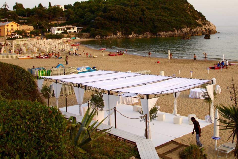 Open bar in spiaggia