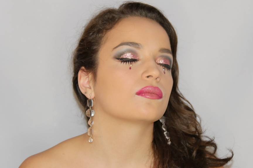 Cut-crease glamour