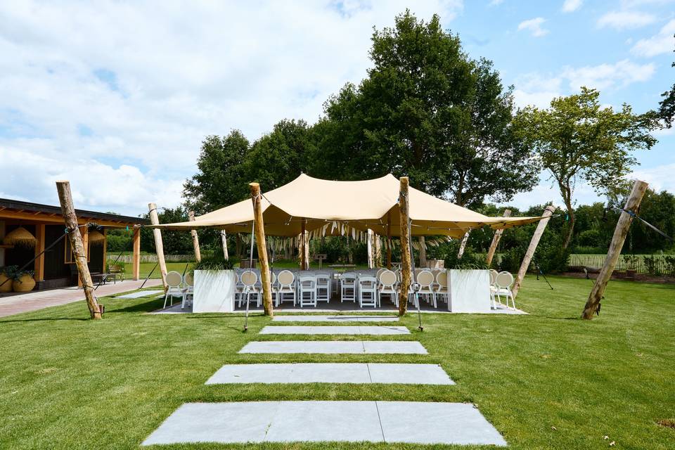 Stretch tent