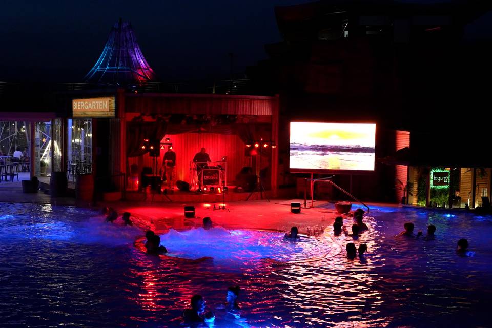 DJ Dr.Gee live at Aquardens.