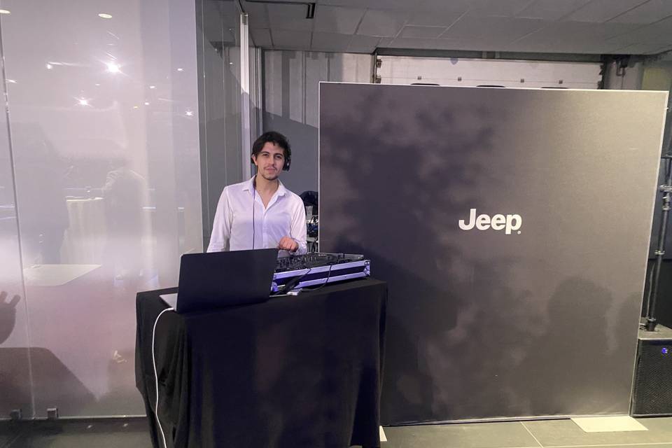 Deejay-Jeep-Presentation