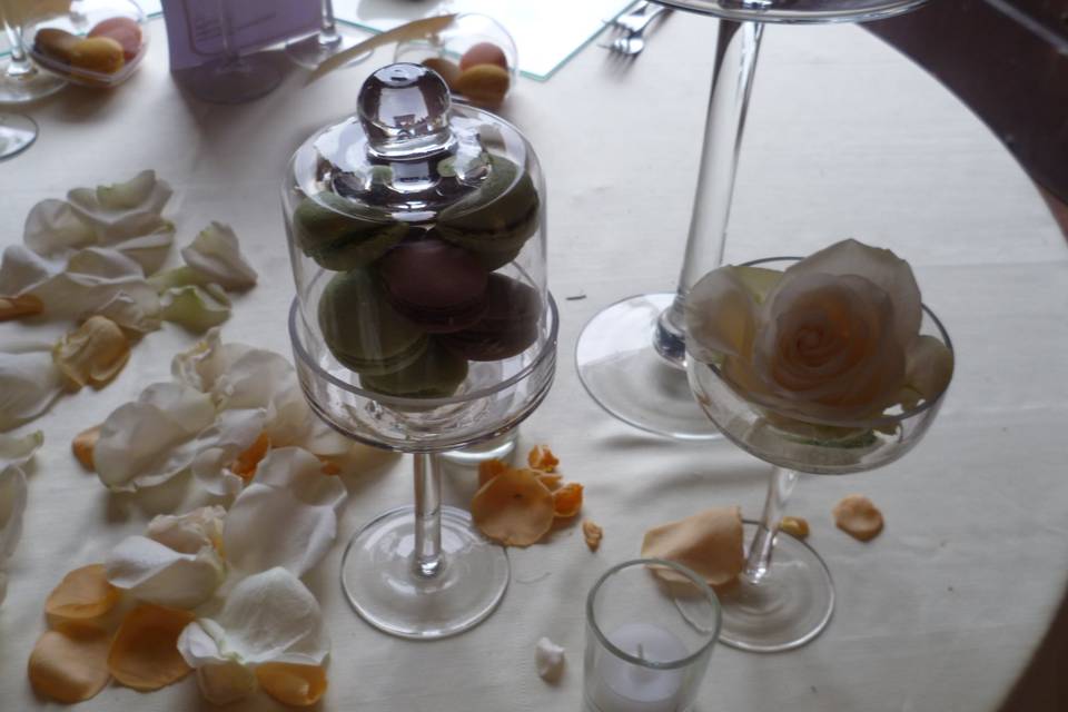 Macarons e petali