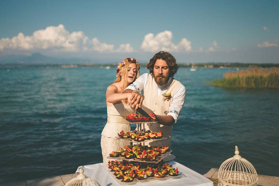 Taglio della torta da foto