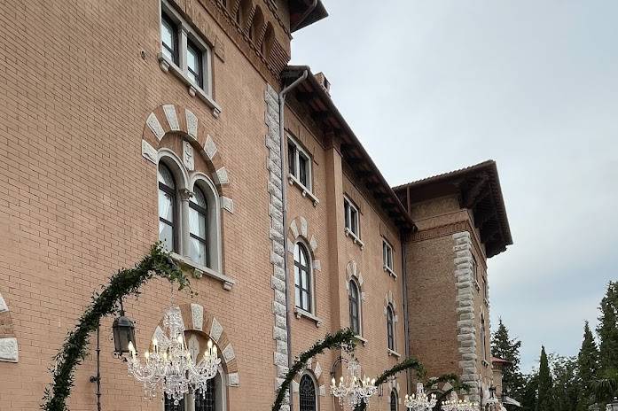 Chandeliers