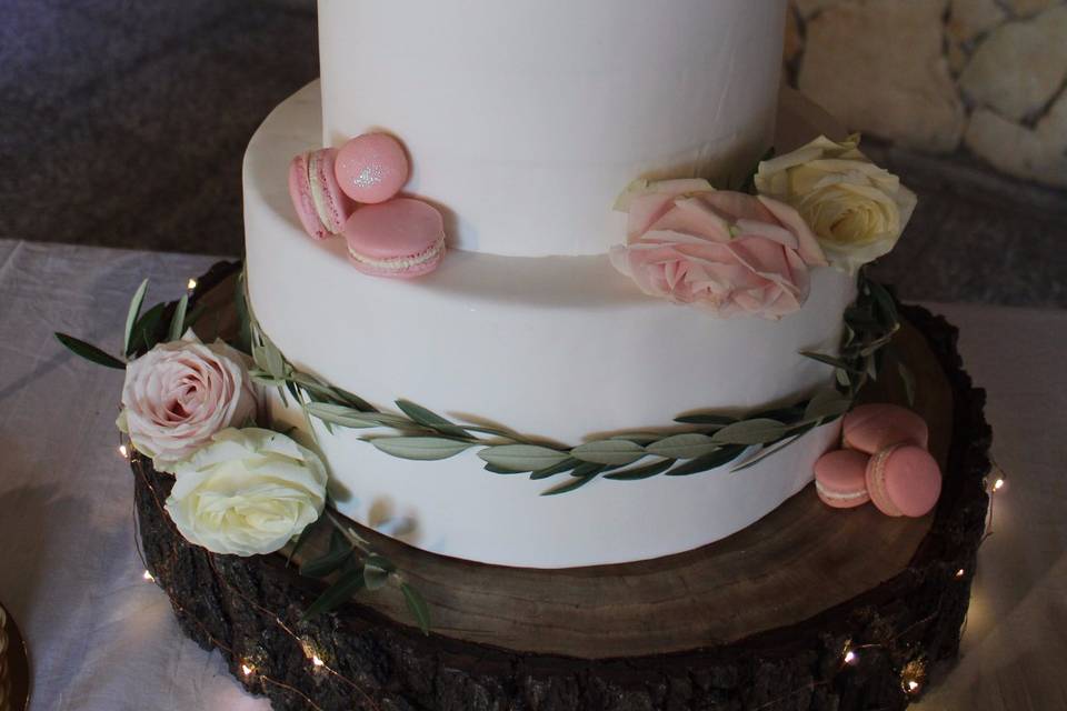 Wedding cake con fiori freschi