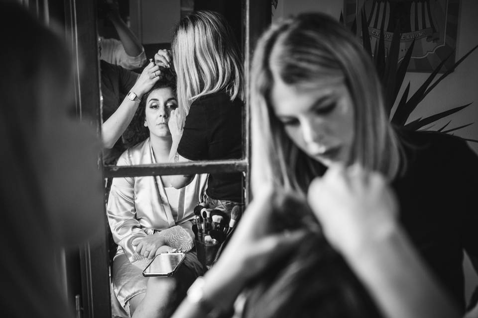 Sposa al trucco