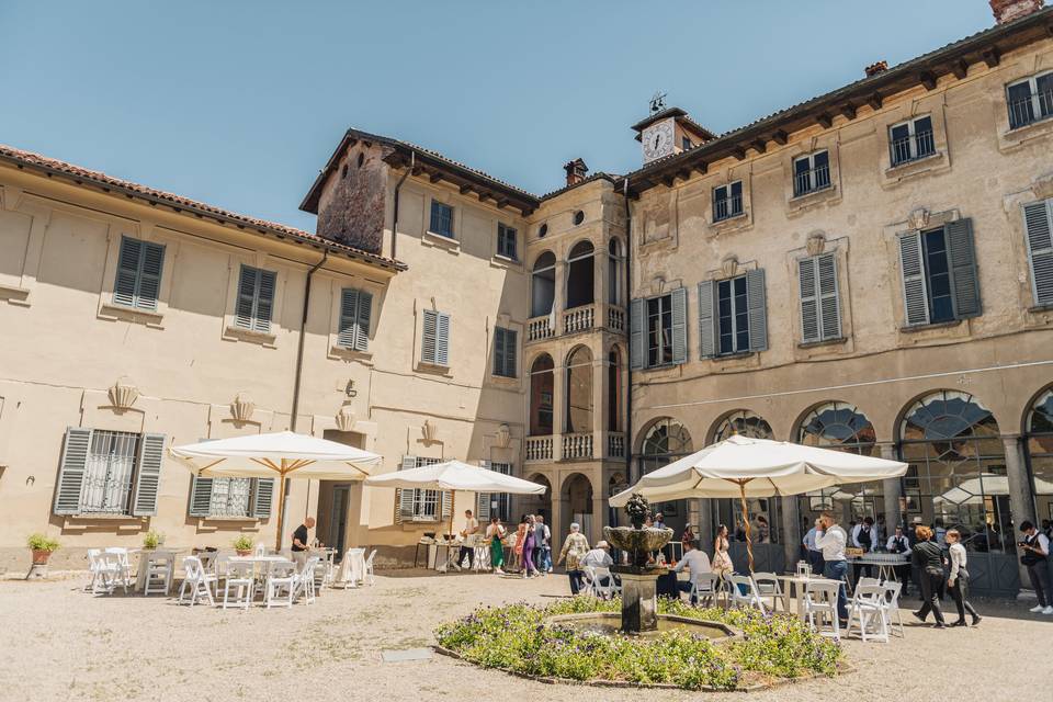 Aperitivo nella corte